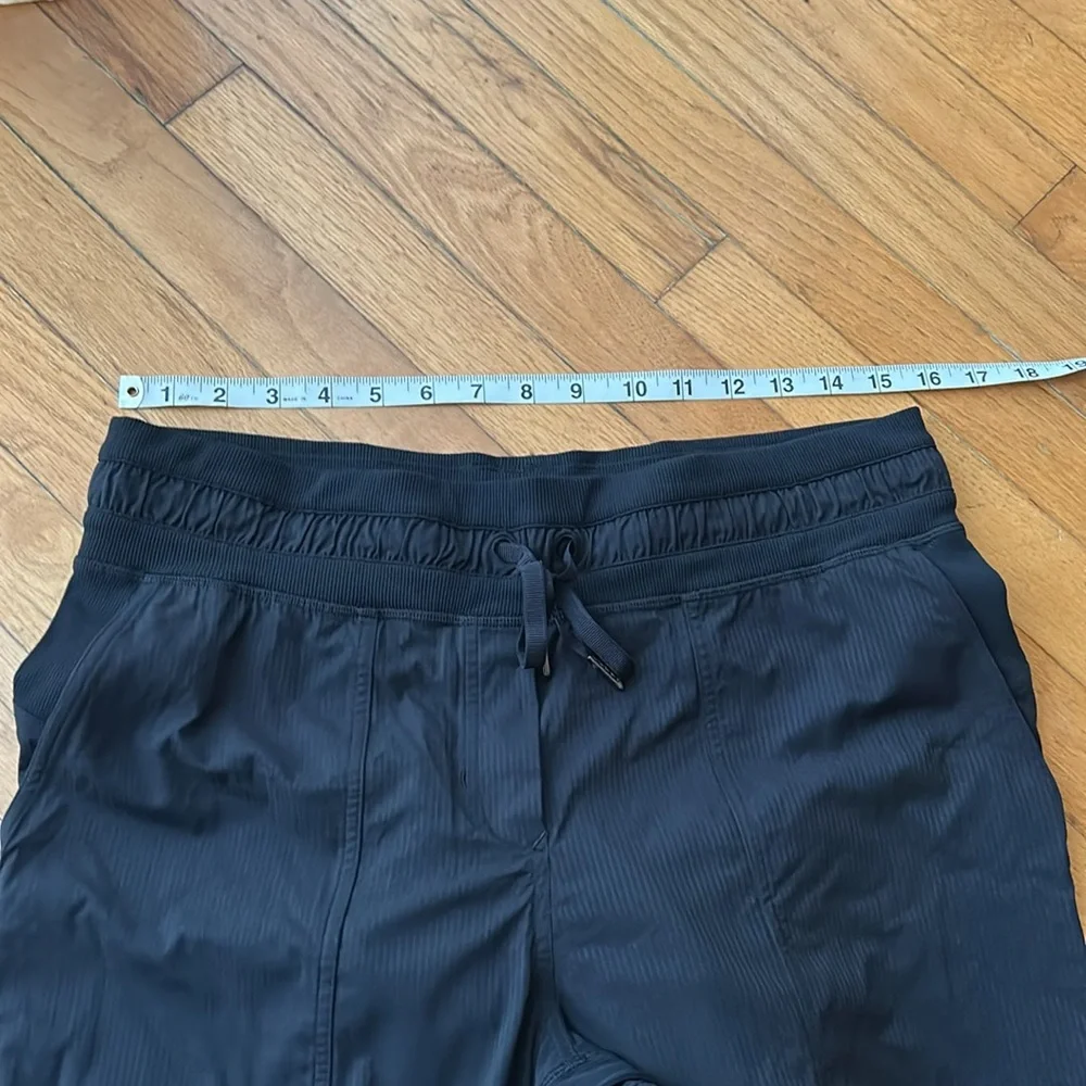 Lululemon Dance Studio MR Crop